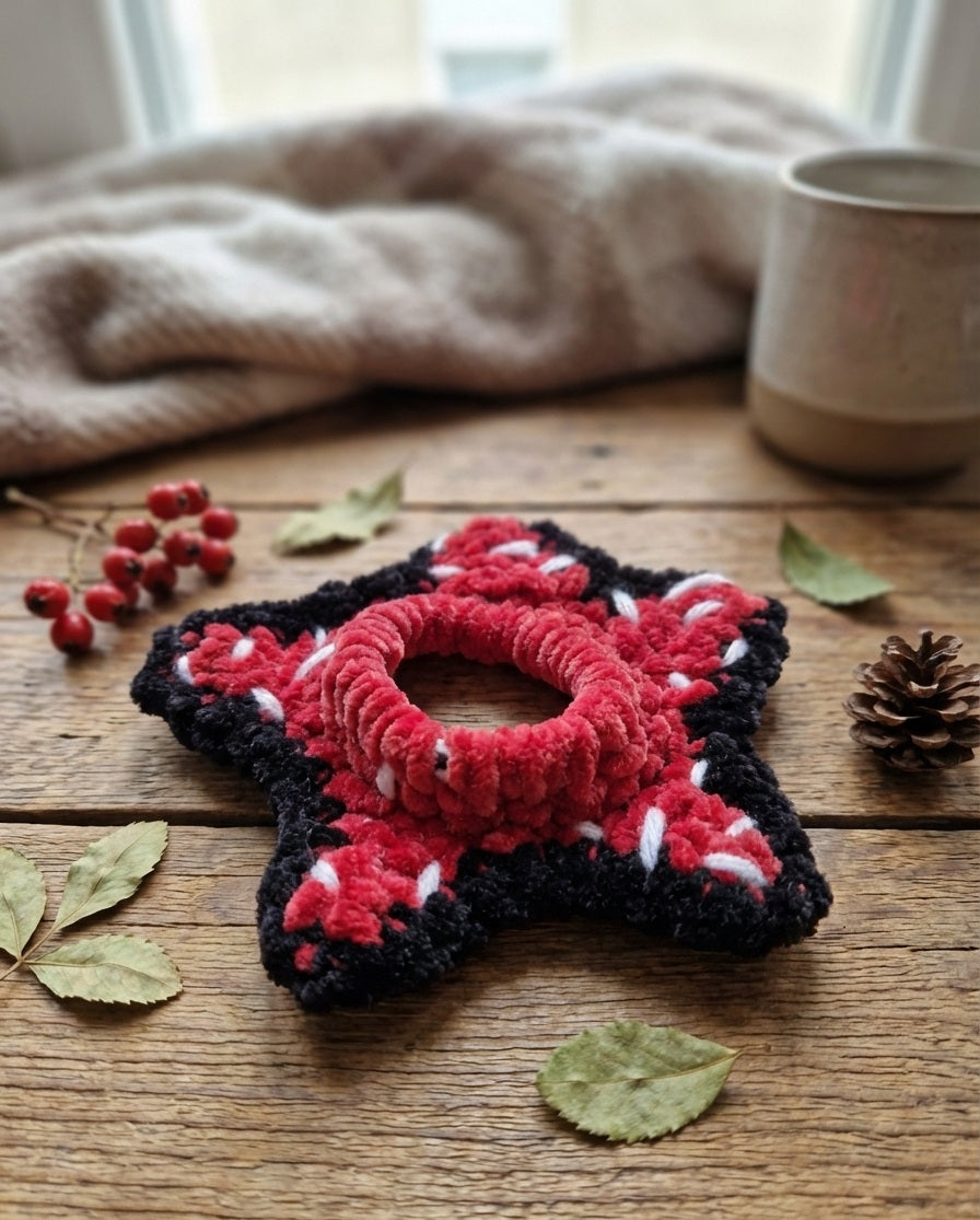 Handgehäkeltes Demogorgon-Scrunchie